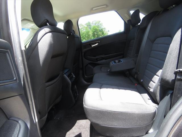 Photo of 2018 Magnetic Metallic Ford Edge