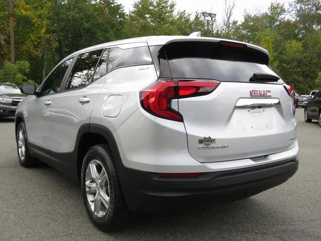 Photo of 2021 Quicksilver Metallic GMC Terrain
