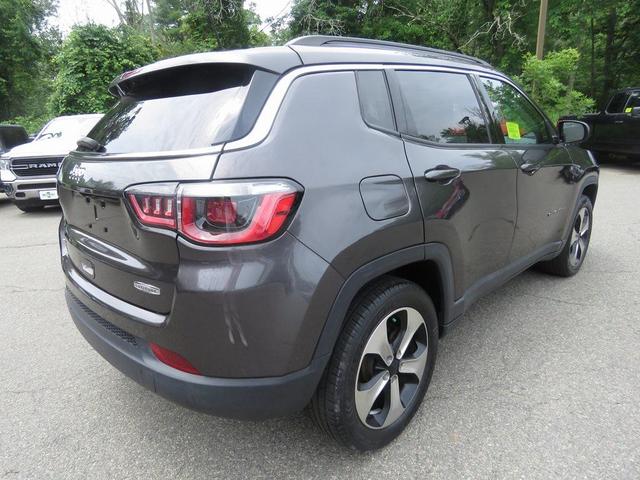Photo of 2017 Granite Crystal Metallic Clearcoat Jeep New Compass
