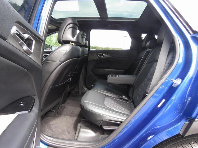 Photo of 2023 Sapphire Blue Kia Sportage