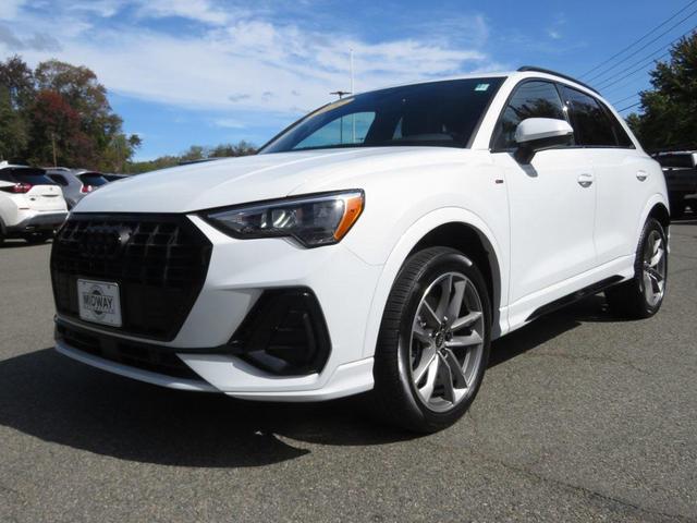 Photo of 2022 Glacier White Metallic Audi Q3