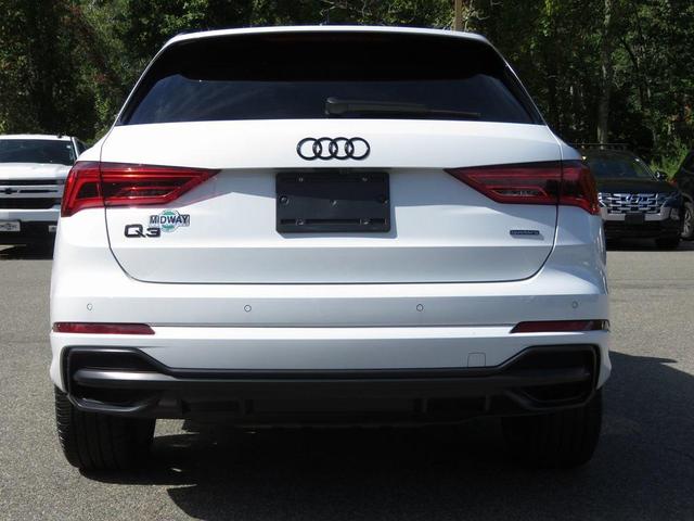 Photo of 2022 Glacier White Metallic Audi Q3