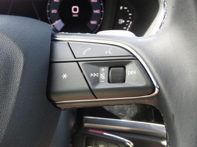 Photo of 2022 Glacier White Metallic Audi Q3