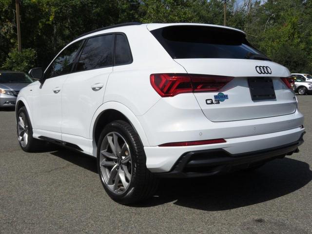 Photo of 2022 Glacier White Metallic Audi Q3
