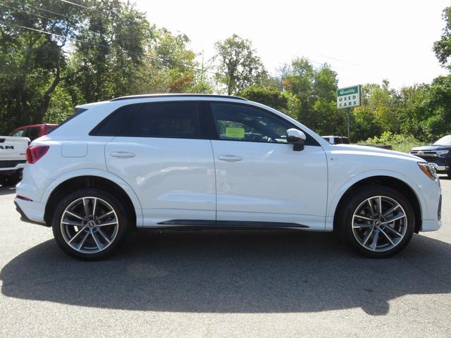 Photo of 2022 Glacier White Metallic Audi Q3