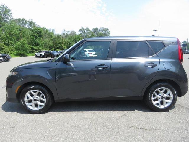 Photo of 2022 Gravity Gray Kia Soul
