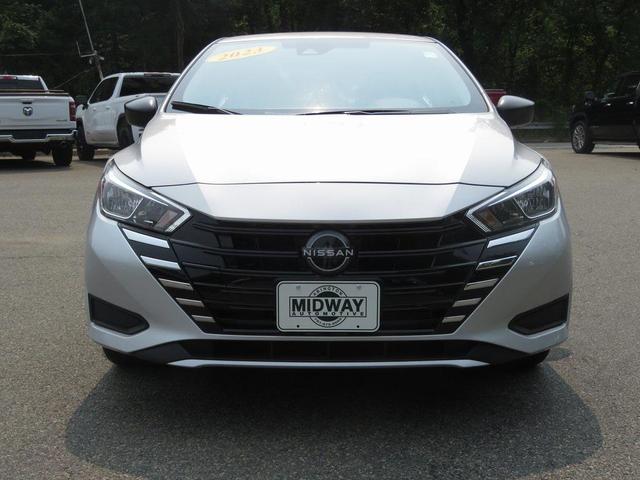 Photo of 2023 Brilliant Silver Metallic Nissan Versa