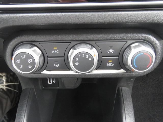 Photo of 2023 Brilliant Silver Metallic Nissan Versa