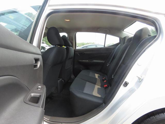 Photo of 2023 Brilliant Silver Metallic Nissan Versa
