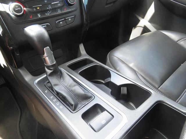 Photo of 2017 White Platinum Ford Escape