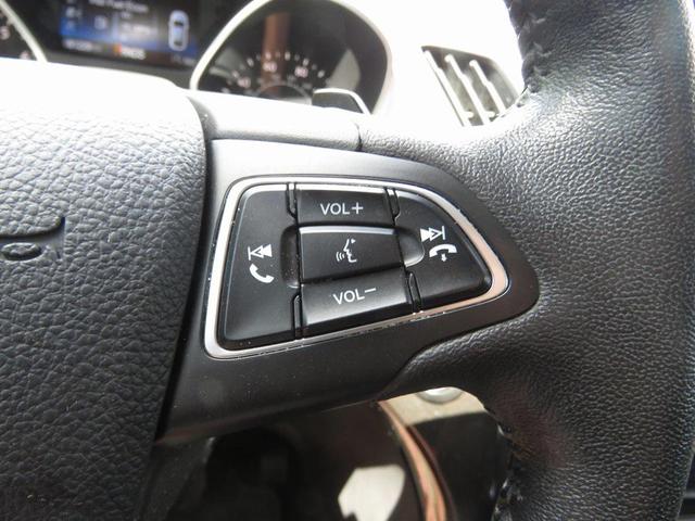 Photo of 2017 White Platinum Ford Escape