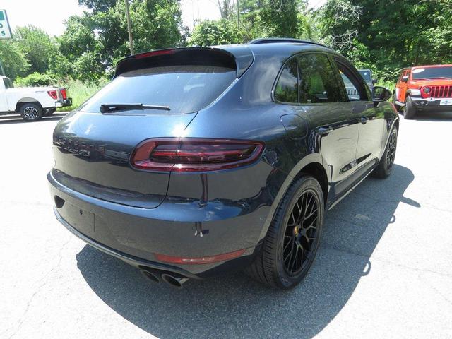 Photo of 2018 Night Blue Metallic Porsche Macan