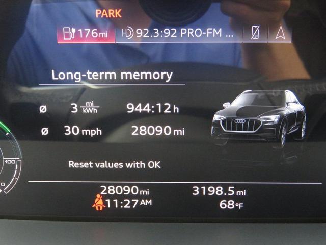 Photo of 2023 Brilliant Black Audi e-tron Sportback