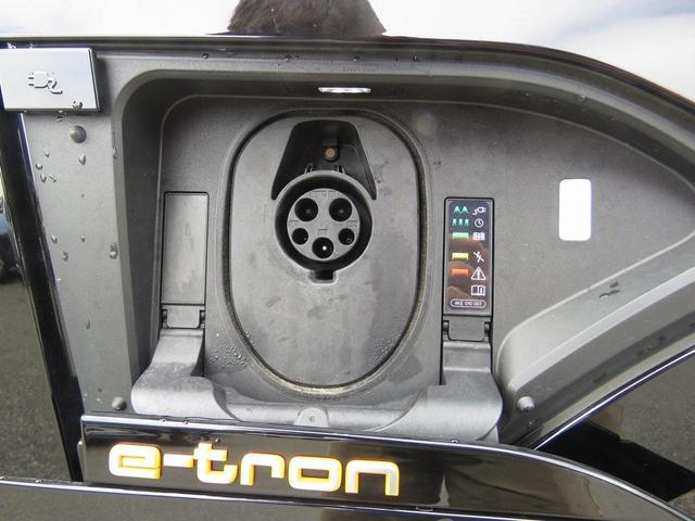 Photo of 2023 Brilliant Black Audi e-tron Sportback