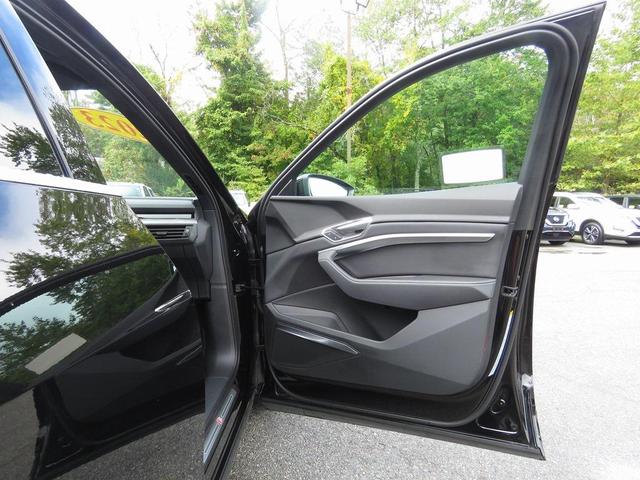 Photo of 2023 Brilliant Black Audi e-tron Sportback