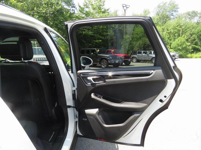 Photo of 2021 2 Porsche Macan