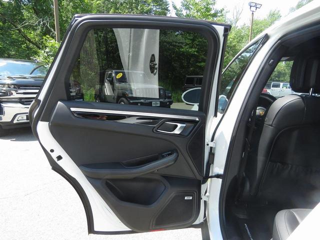 Photo of 2021 2 Porsche Macan