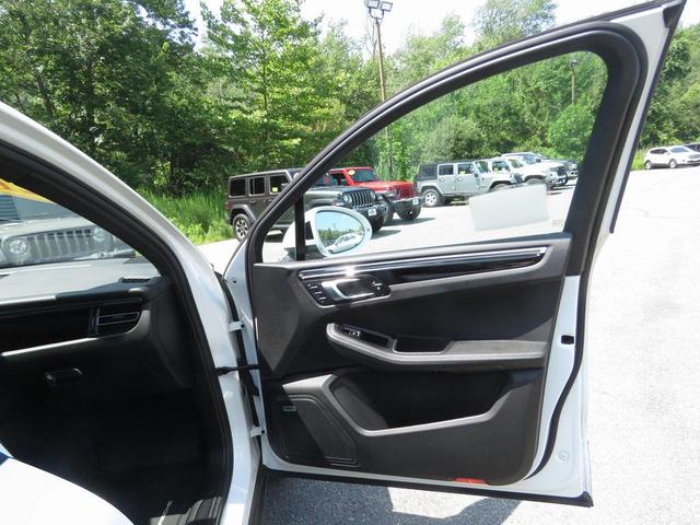 Photo of 2021 2 Porsche Macan