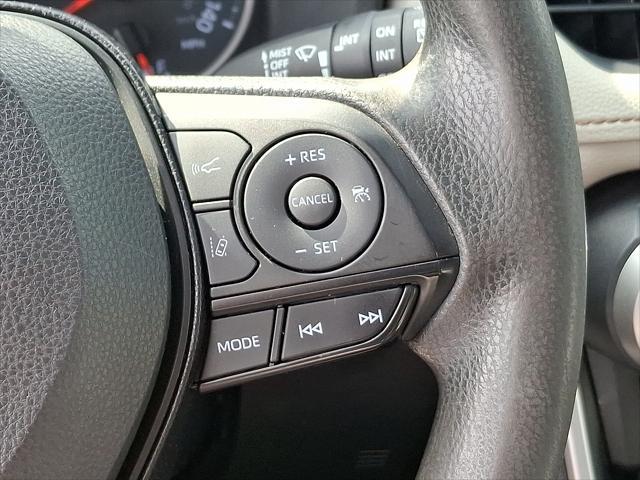 Photo of 2019 Midnight Black Metallic Toyota RAV4