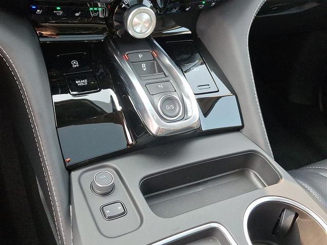 Photo of 2026 Platinum White Pearl Acura MDX