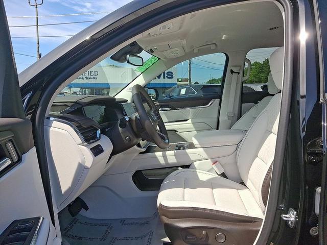 Photo of 2024 Ebony Twilight Metallic GMC Acadia