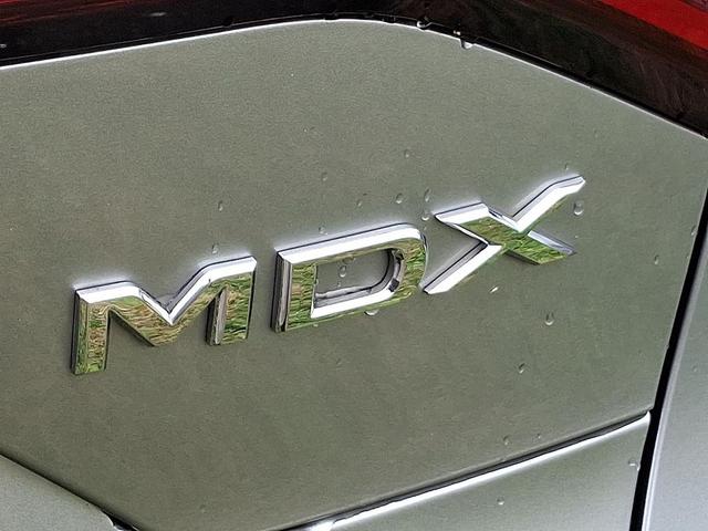 Photo of 2023 Silver Metallic Acura MDX