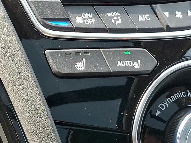 Photo of 2025 Majestic Black Pearl Acura RDX