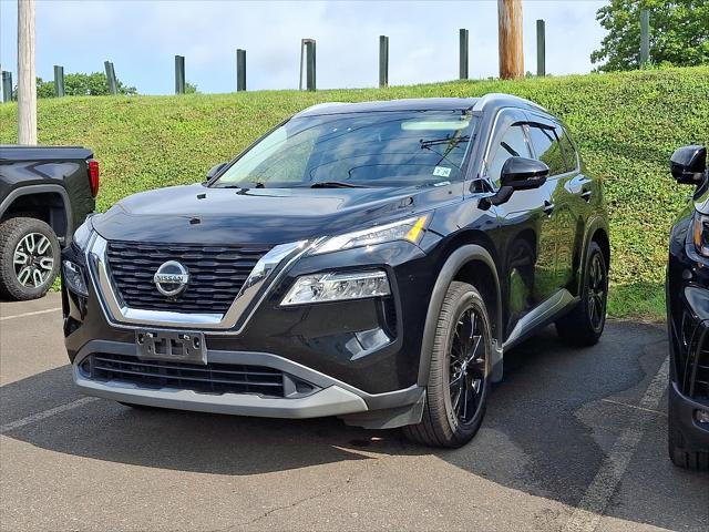 Photo of 2021 Super Black Nissan Rogue