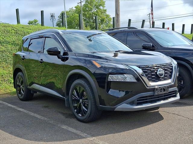 Photo of 2021 Super Black Nissan Rogue