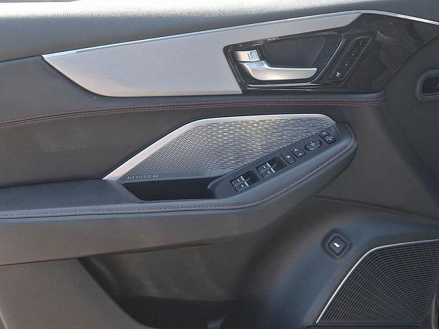 Photo of 2022 Majestic Black Pearl Acura MDX