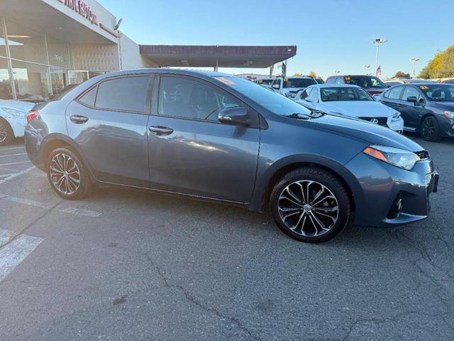 Photo of 2015 Blue Toyota Corolla