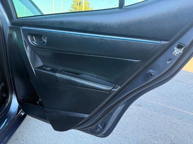 Photo of 2015 Blue Toyota Corolla