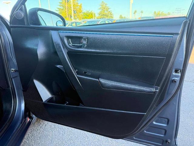 Photo of 2015 Blue Toyota Corolla