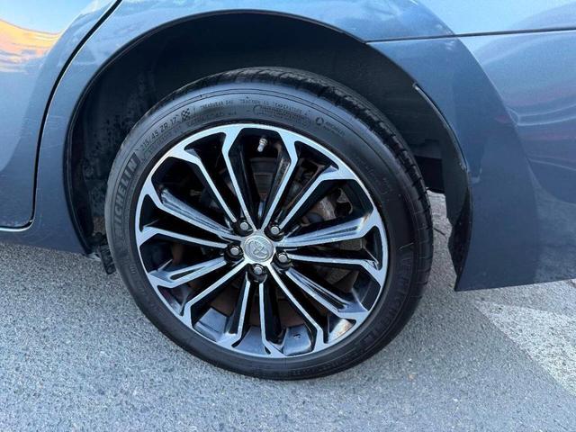 Photo of 2015 Blue Toyota Corolla