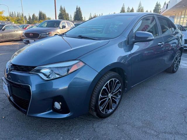 Photo of 2015 Blue Toyota Corolla