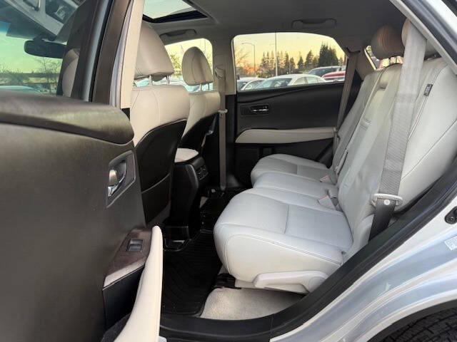 Photo of 2015 Silver Lexus RX 350