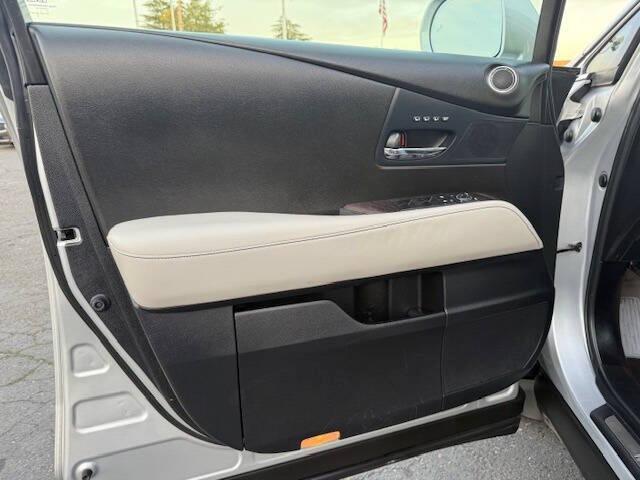 Photo of 2015 Silver Lexus RX 350