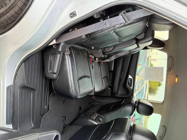 Photo of 2017 Silver Nissan Pathfinder