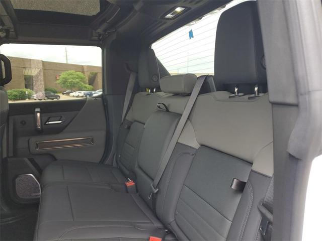 Photo of 2025 Interstellar White GMC HUMMER EV Pickup
