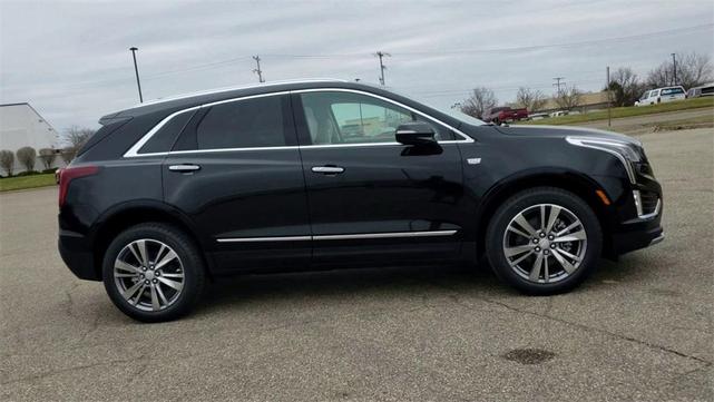 Photo of 2025 Stellar Black Metallic Cadillac XT5