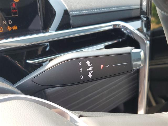 Photo of 2025 Summit White GMC Sierra EV