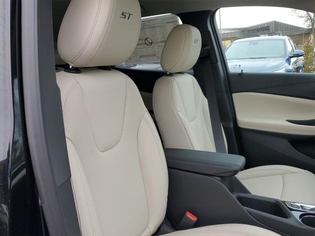 Photo of 2025 Ebony Twilight Metallic Buick Encore GX
