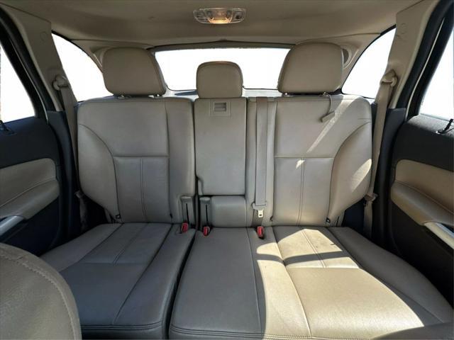 Photo of 2012 White Ford Edge
