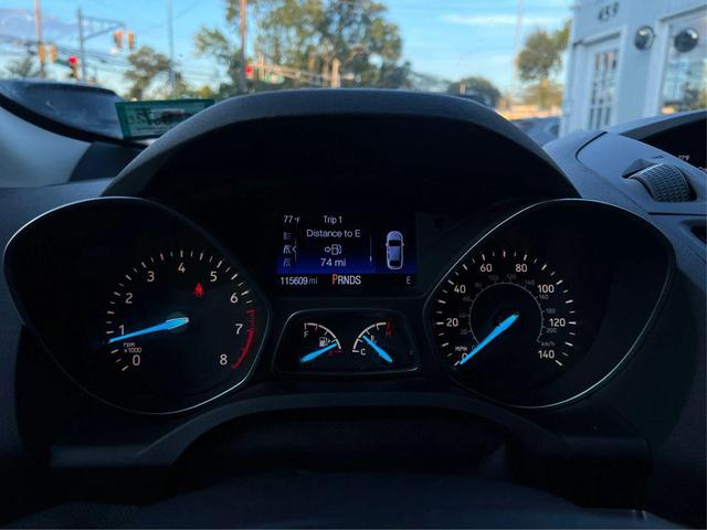 Photo of 2017 Black Ford Escape