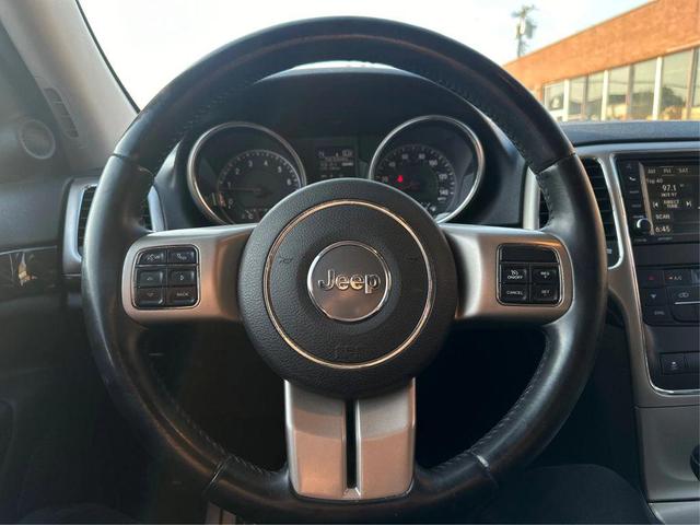 Photo of 2013 Silver Jeep Grand Cherokee