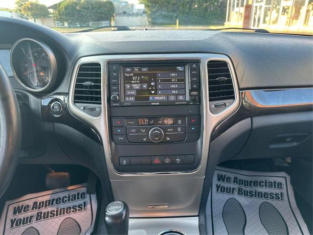 Photo of 2013 Silver Jeep Grand Cherokee