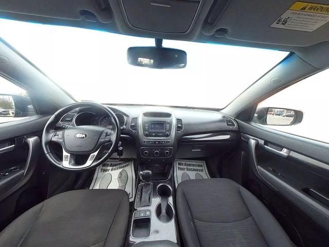 Photo of 2015 Black Kia Sorento