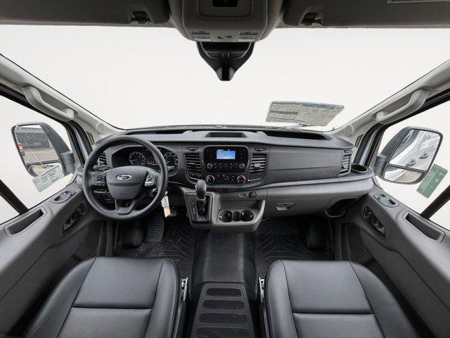 Photo of 2025 Oxford White Ford Transit-250
