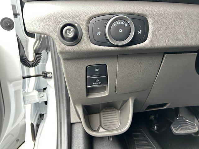 Photo of 2025 Oxford White Ford Transit-250