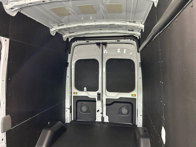 Photo of 2025 Oxford White Ford Transit-250